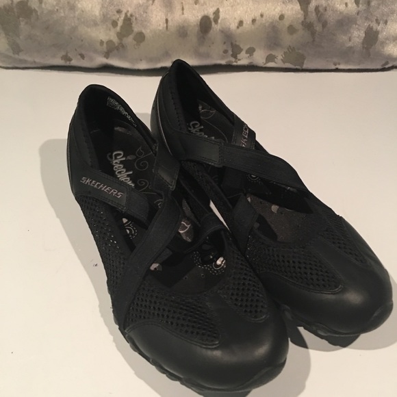 black skechers size 9